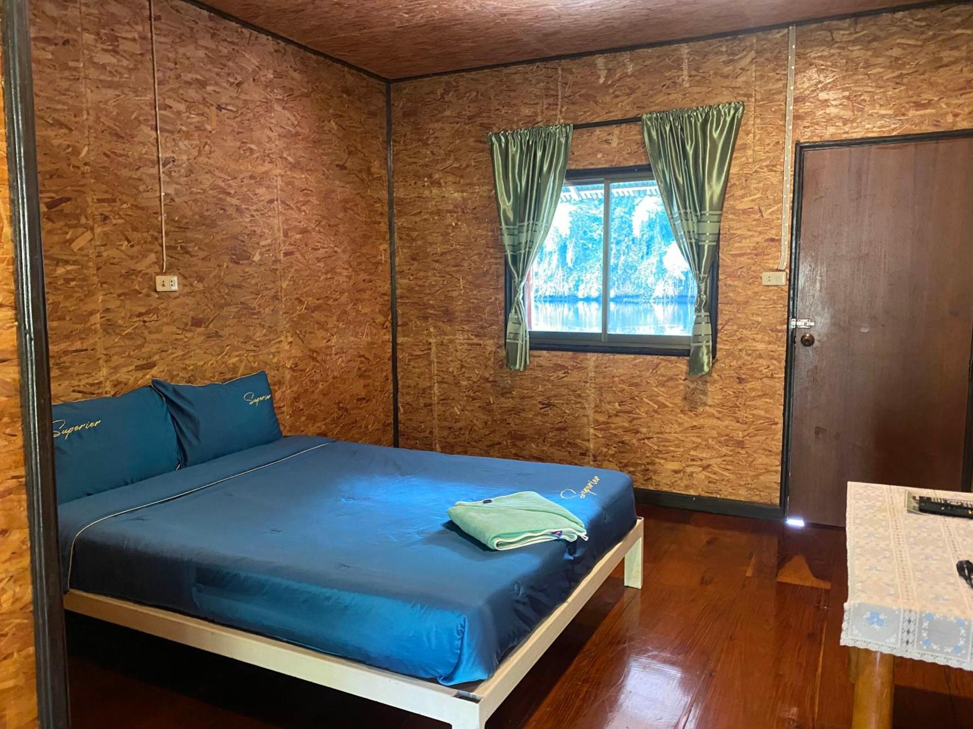 Hotel แพจิตรธาดาธารน้ำ Tha Kradan Exterior foto